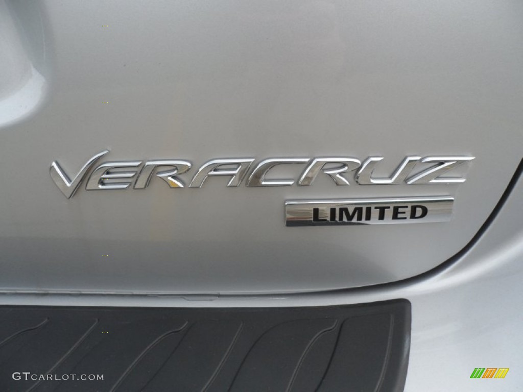2011 Hyundai Veracruz Limited Marks and Logos Photos