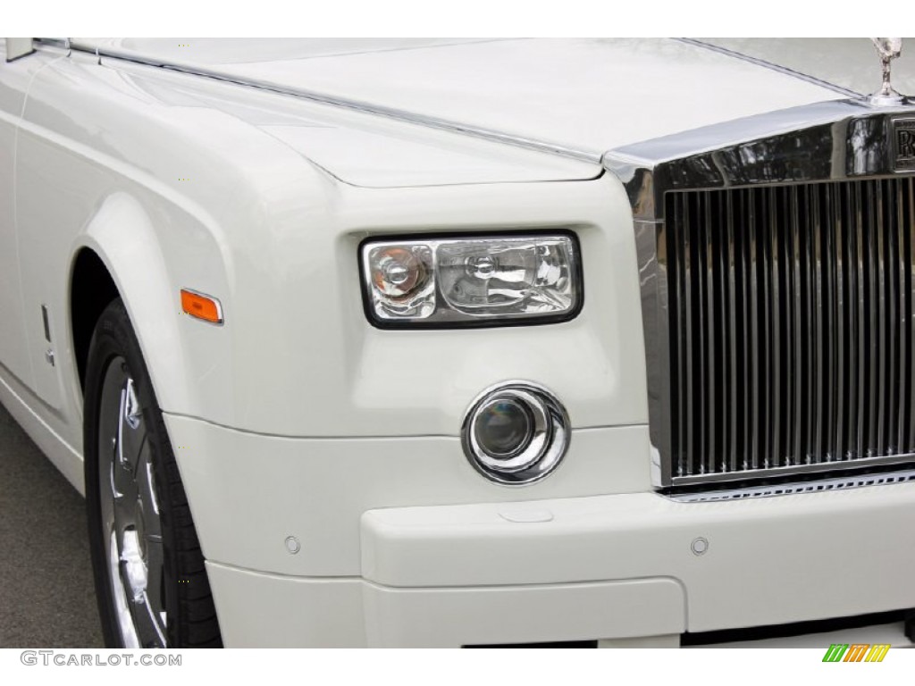 Headlight and foglight assembly 2008 Rolls-Royce Phantom Drophead Coupe Standard Phantom Drophead Coupe Model Parts