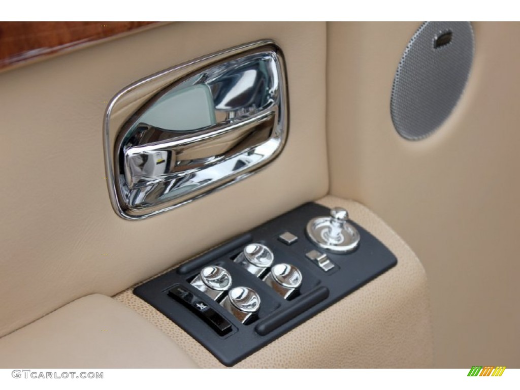 2008 Rolls-Royce Phantom Drophead Coupe Standard Phantom Drophead Coupe Model Controls Photo #60691658