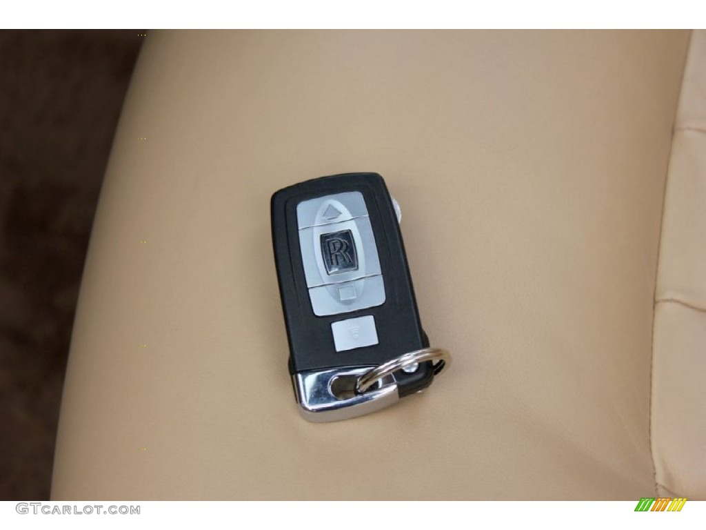 2008 Rolls-Royce Phantom Drophead Coupe Standard Phantom Drophead Coupe Model Keys Photos