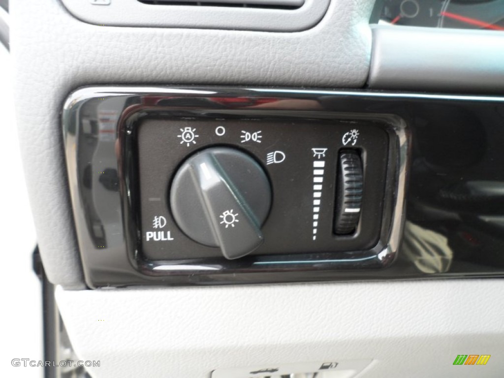 2005 LS V6 Luxury - Cashmere Tri-Coat / Shale/Dove photo #42