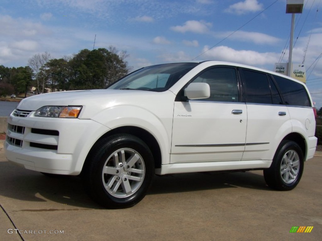 Alpine White 2002 Isuzu Axiom XS Exterior Photo #60693350