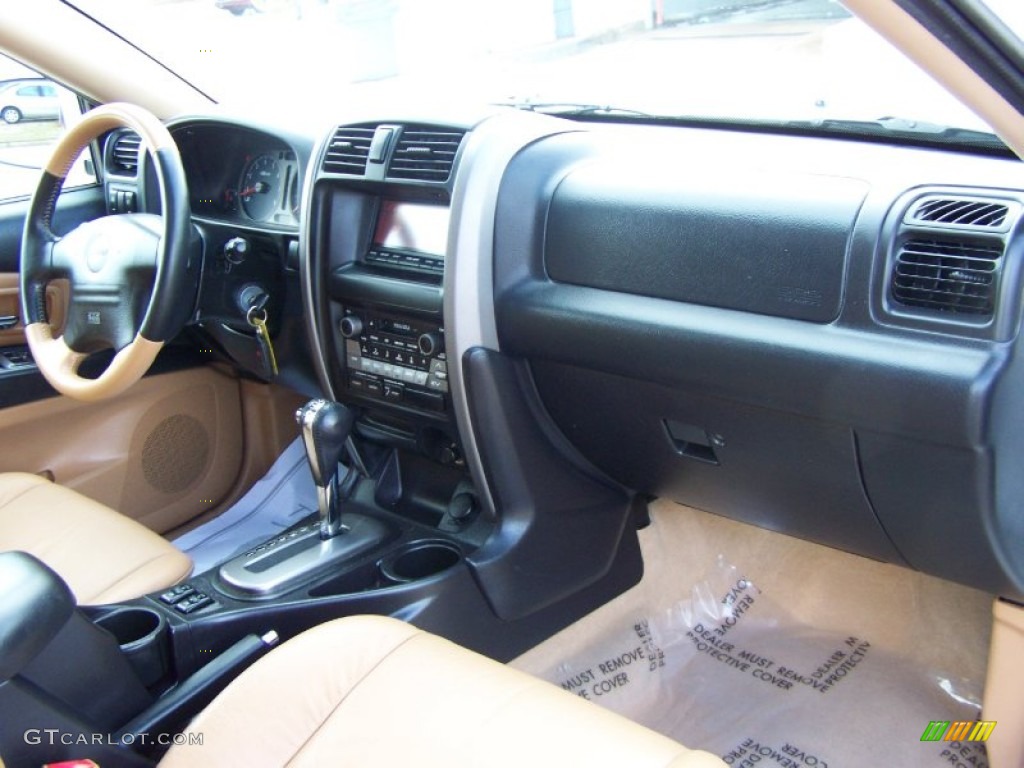 2002 Isuzu Axiom XS Dashboard Photos