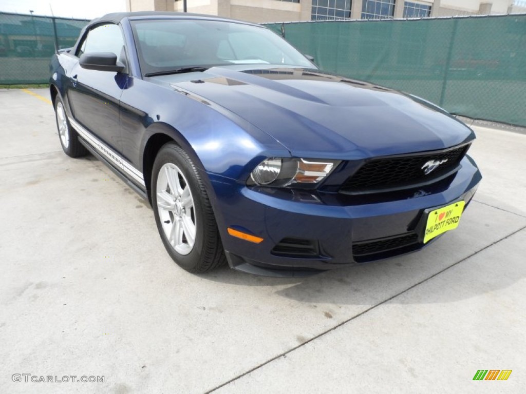 Kona Blue Metallic Ford Mustang