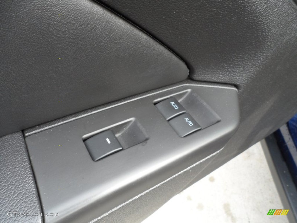 2010 Mustang V6 Convertible - Kona Blue Metallic / Charcoal Black photo #28