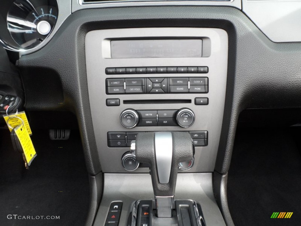 2010 Mustang V6 Convertible - Kona Blue Metallic / Charcoal Black photo #33