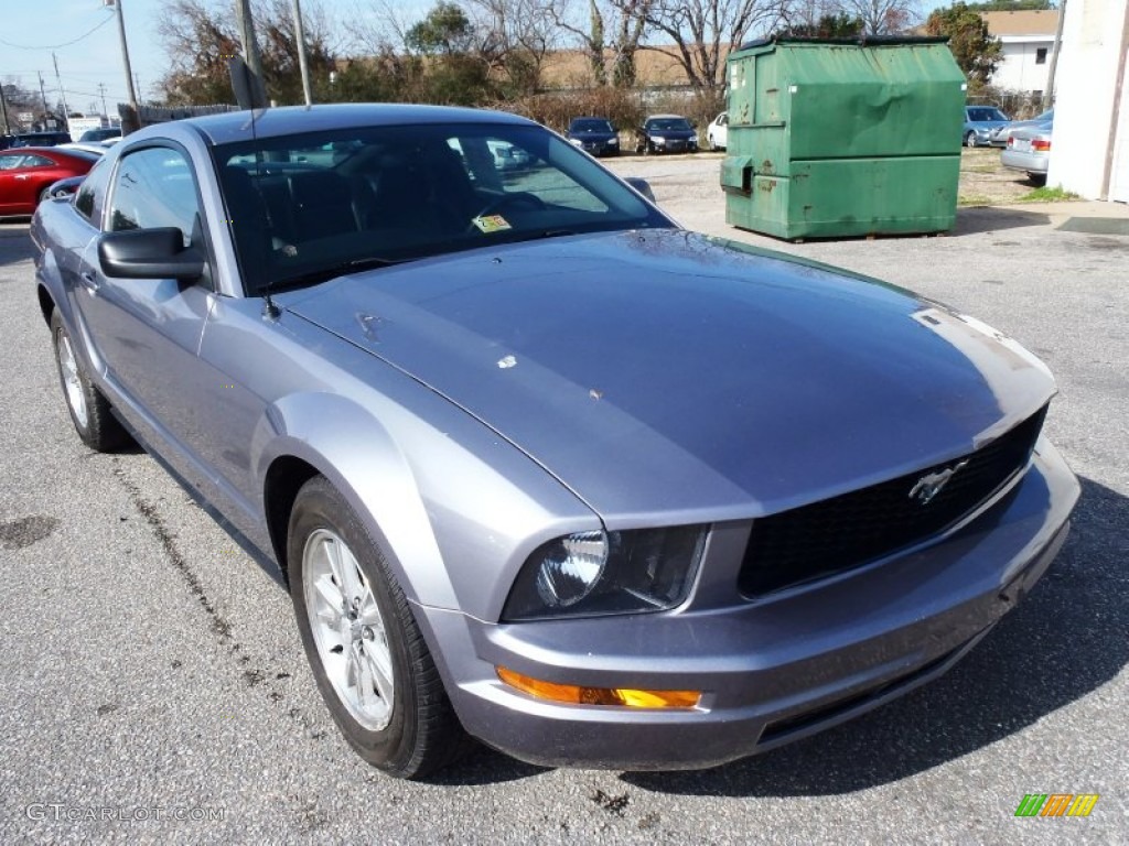 2006 Mustang V6 Premium Coupe - Tungsten Grey Metallic / Dark Charcoal photo #3
