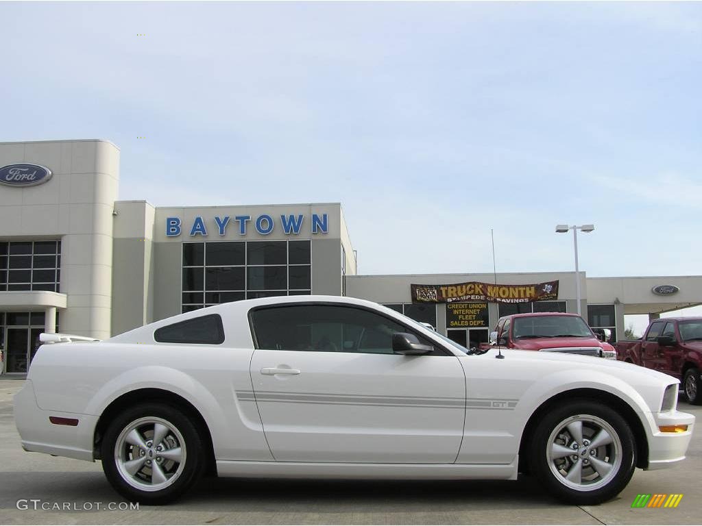 2008 Mustang GT Premium Coupe - Performance White / Black/Medium Parchment photo #6
