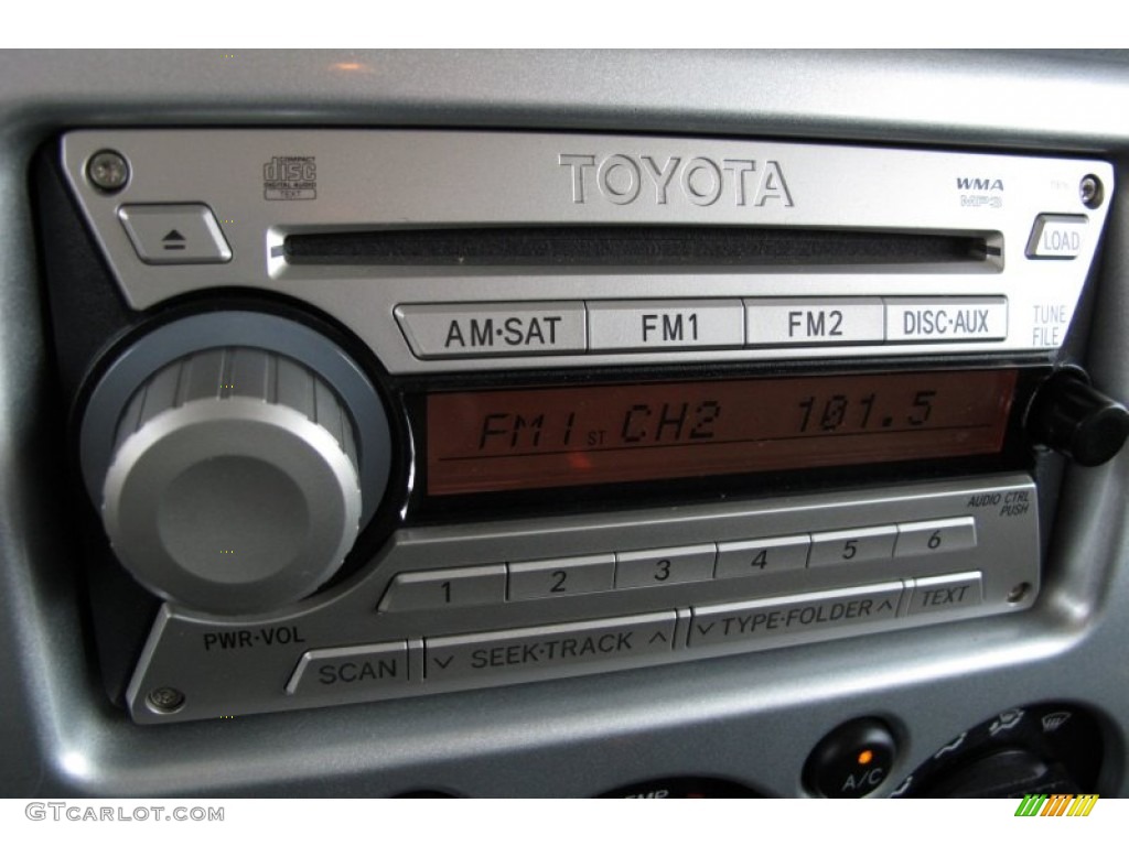 2007 Toyota FJ Cruiser 4WD Audio System Photo #60701380