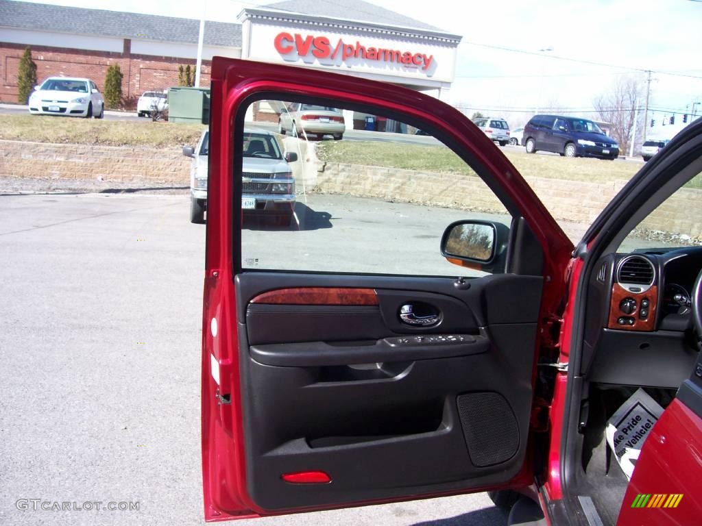 2005 Envoy XL SLT 4x4 - Magnetic Red Metallic / Ebony photo #17