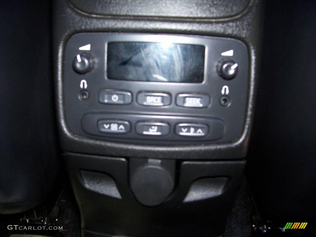2005 Envoy XL SLT 4x4 - Magnetic Red Metallic / Ebony photo #26