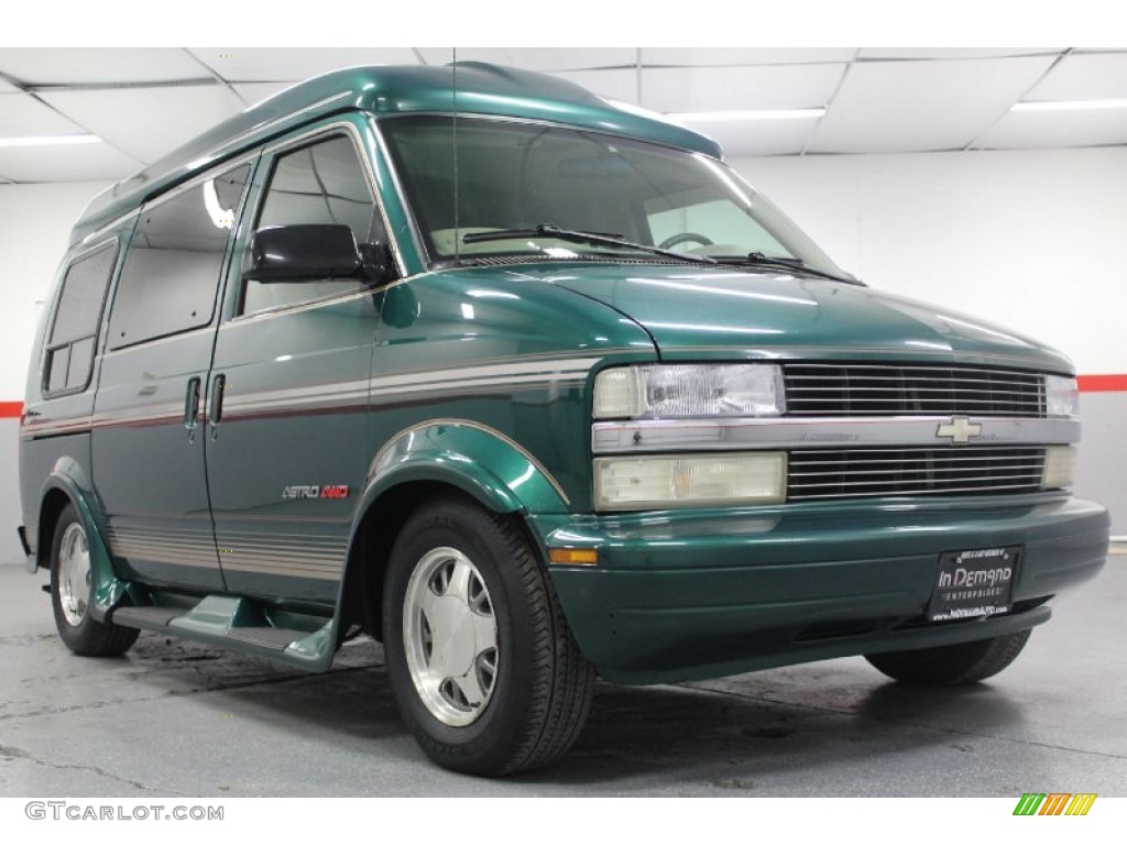 2000 Astro AWD Passenger Conversion Van - Dark Forest Green Metallic / Neutral photo #4
