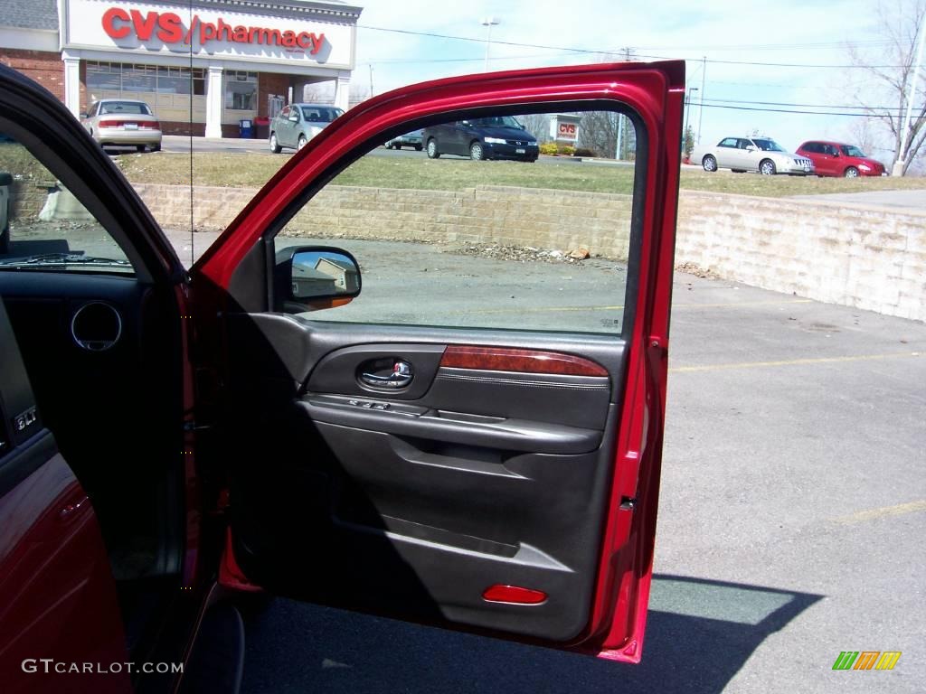2005 Envoy XL SLT 4x4 - Magnetic Red Metallic / Ebony photo #27