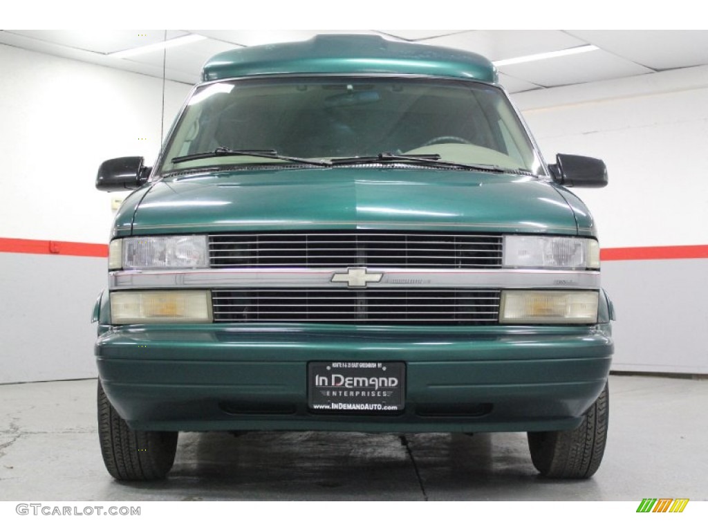 2000 Astro AWD Passenger Conversion Van - Dark Forest Green Metallic / Neutral photo #9