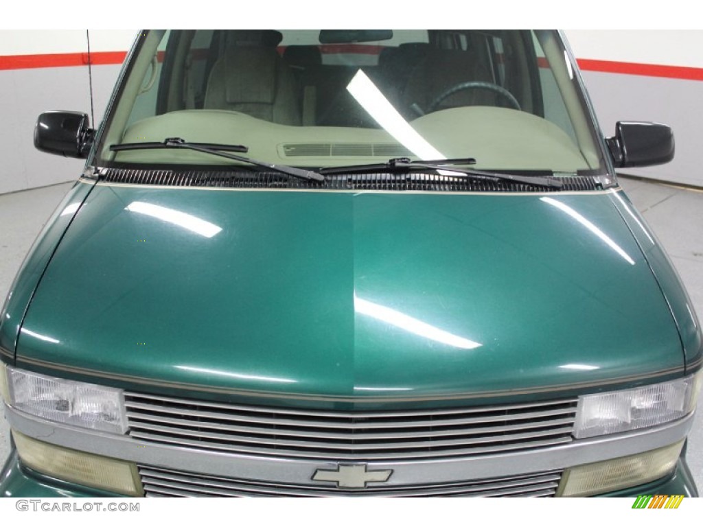 2000 Astro AWD Passenger Conversion Van - Dark Forest Green Metallic / Neutral photo #11