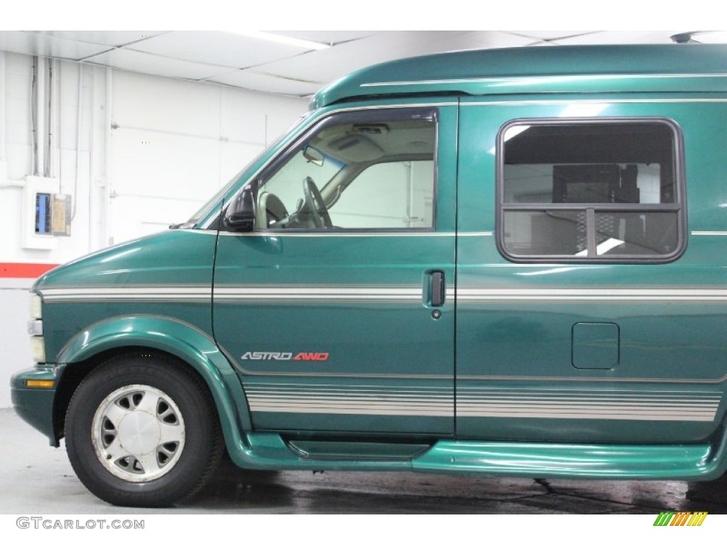 2000 Astro AWD Passenger Conversion Van - Dark Forest Green Metallic / Neutral photo #16
