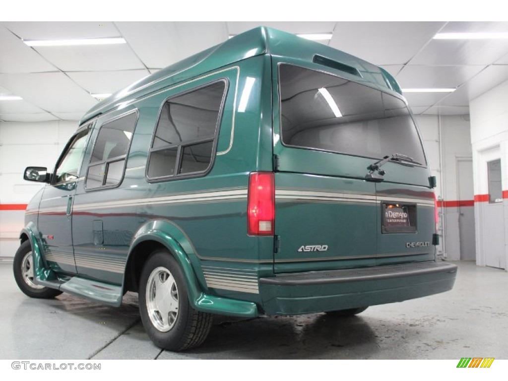 2000 Astro AWD Passenger Conversion Van - Dark Forest Green Metallic / Neutral photo #20