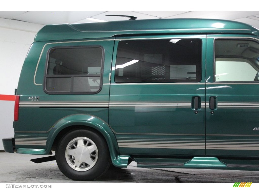 2000 Astro AWD Passenger Conversion Van - Dark Forest Green Metallic / Neutral photo #34