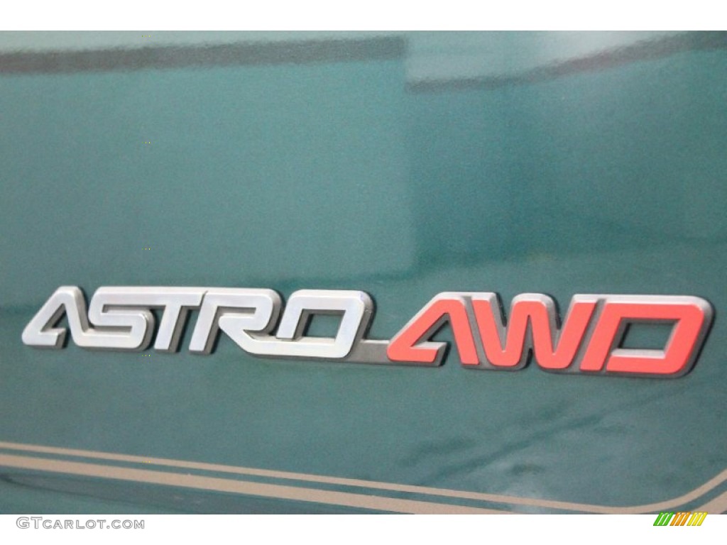 2000 Astro AWD Passenger Conversion Van - Dark Forest Green Metallic / Neutral photo #38