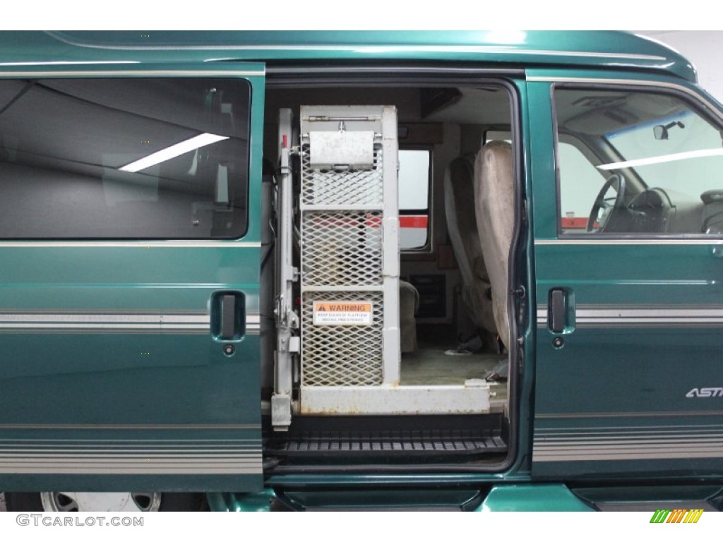 2000 Astro AWD Passenger Conversion Van - Dark Forest Green Metallic / Neutral photo #61