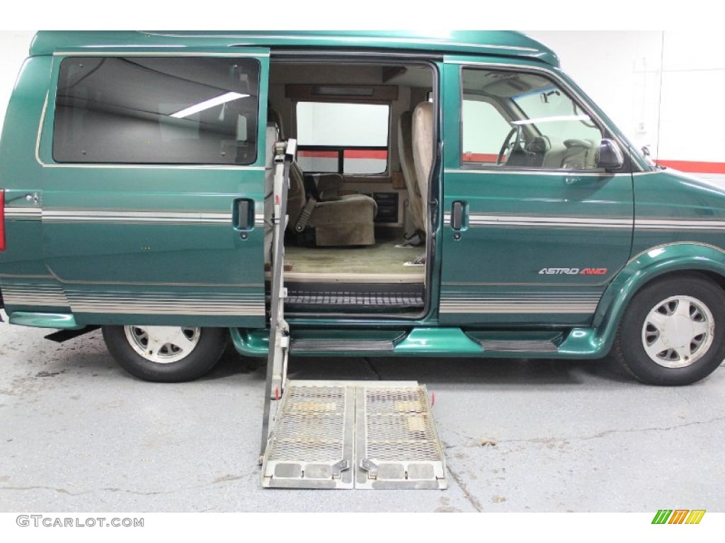 2000 Astro AWD Passenger Conversion Van - Dark Forest Green Metallic / Neutral photo #62