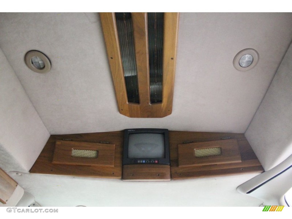 2000 Astro AWD Passenger Conversion Van - Dark Forest Green Metallic / Neutral photo #74