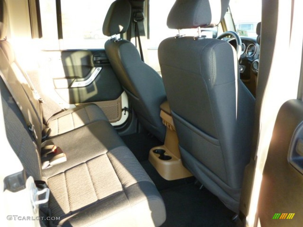 2011 Wrangler Unlimited Sahara 4x4 - Sahara Tan / Black/Dark Saddle photo #11