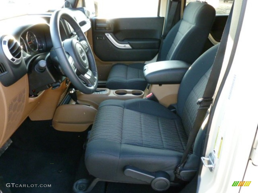 2011 Wrangler Unlimited Sahara 4x4 - Sahara Tan / Black/Dark Saddle photo #15