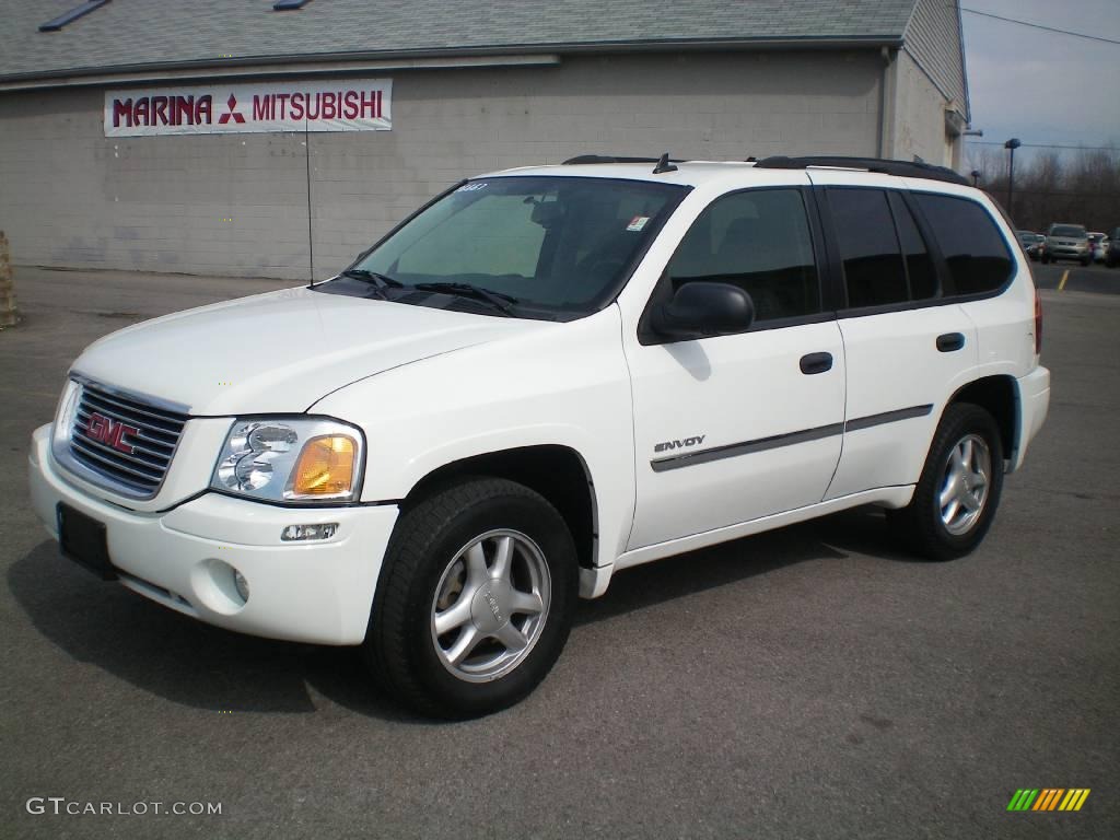 Summit White GMC Envoy