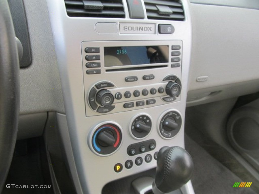 2005 Chevrolet Equinox LT AWD Controls Photo #60706024