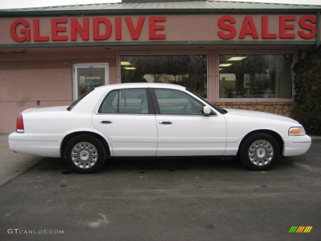 2003 Crown Victoria Sedan - Vibrant White / Light Flint photo #3