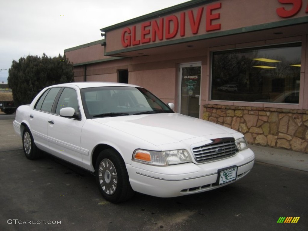 2003 Crown Victoria Sedan - Vibrant White / Light Flint photo #4