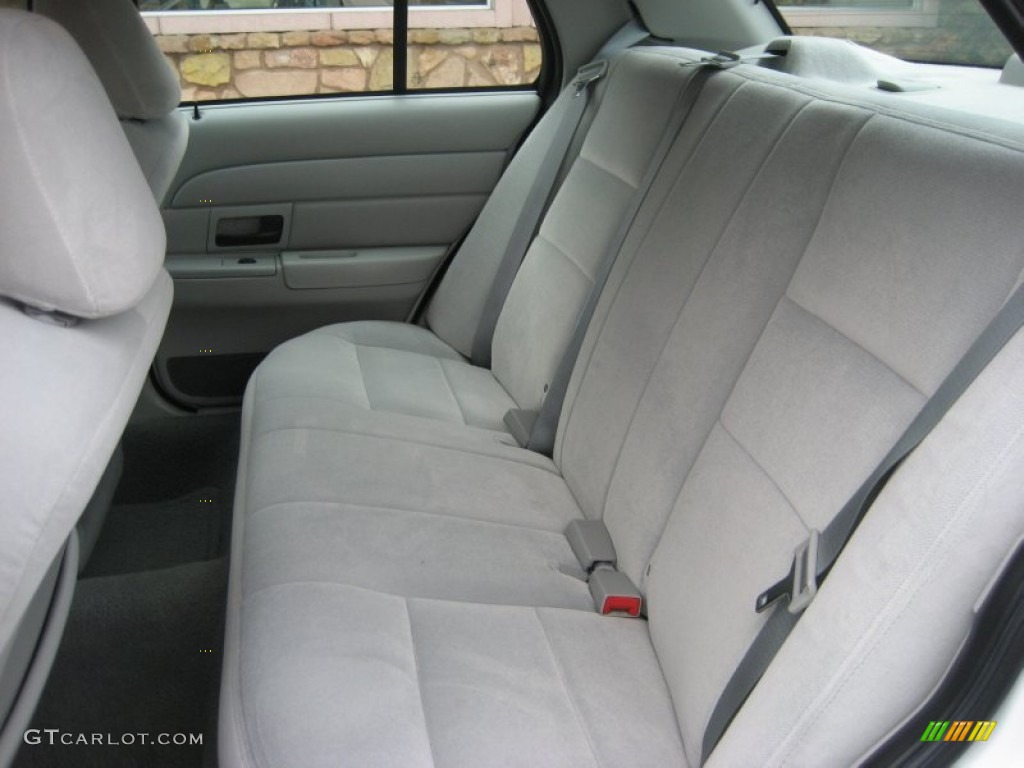 2003 Crown Victoria Sedan - Vibrant White / Light Flint photo #7