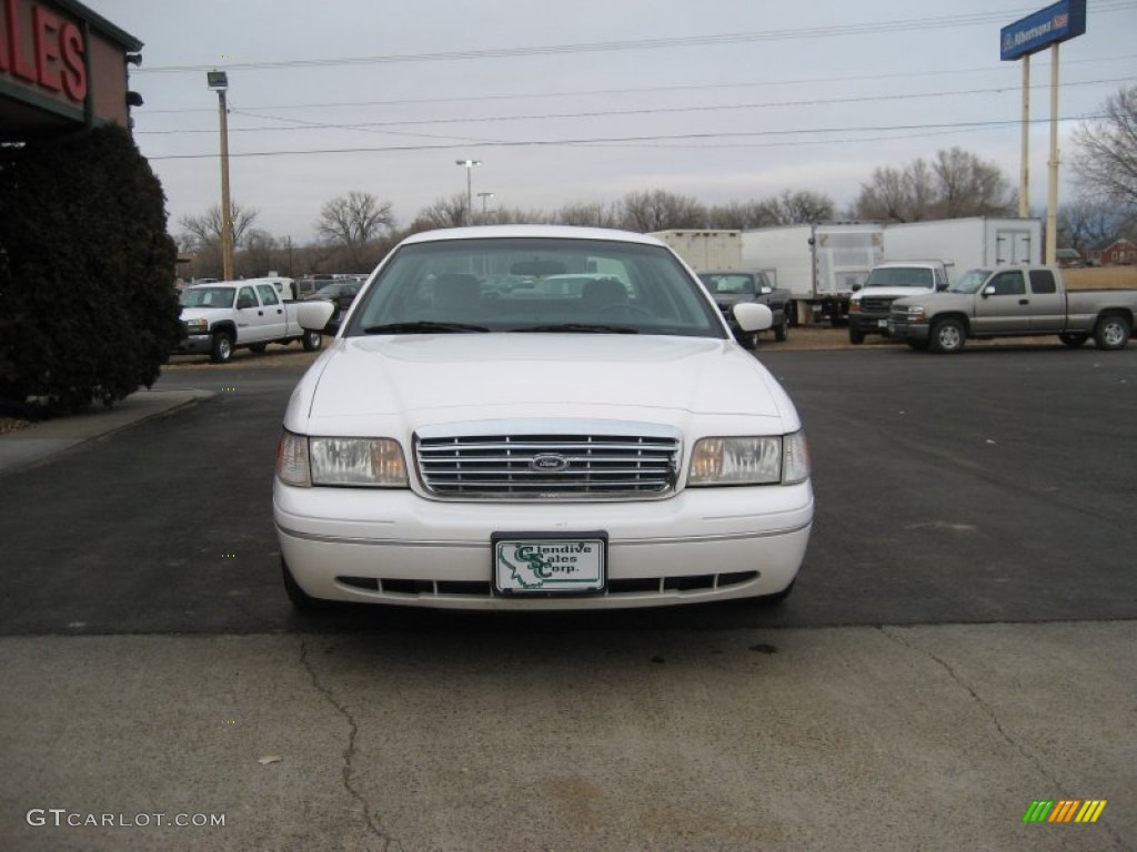 2003 Crown Victoria Sedan - Vibrant White / Light Flint photo #10