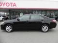 Black - Camry LE Photo No. 20