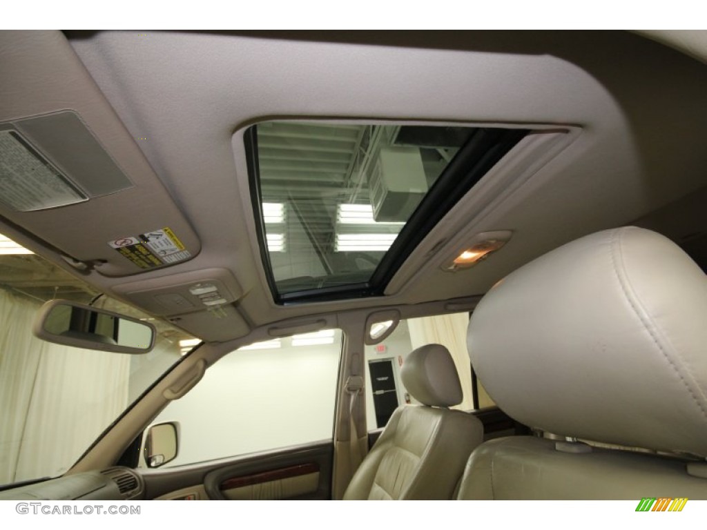 2002 LX 470 - Golden Pearl / Ivory photo #35