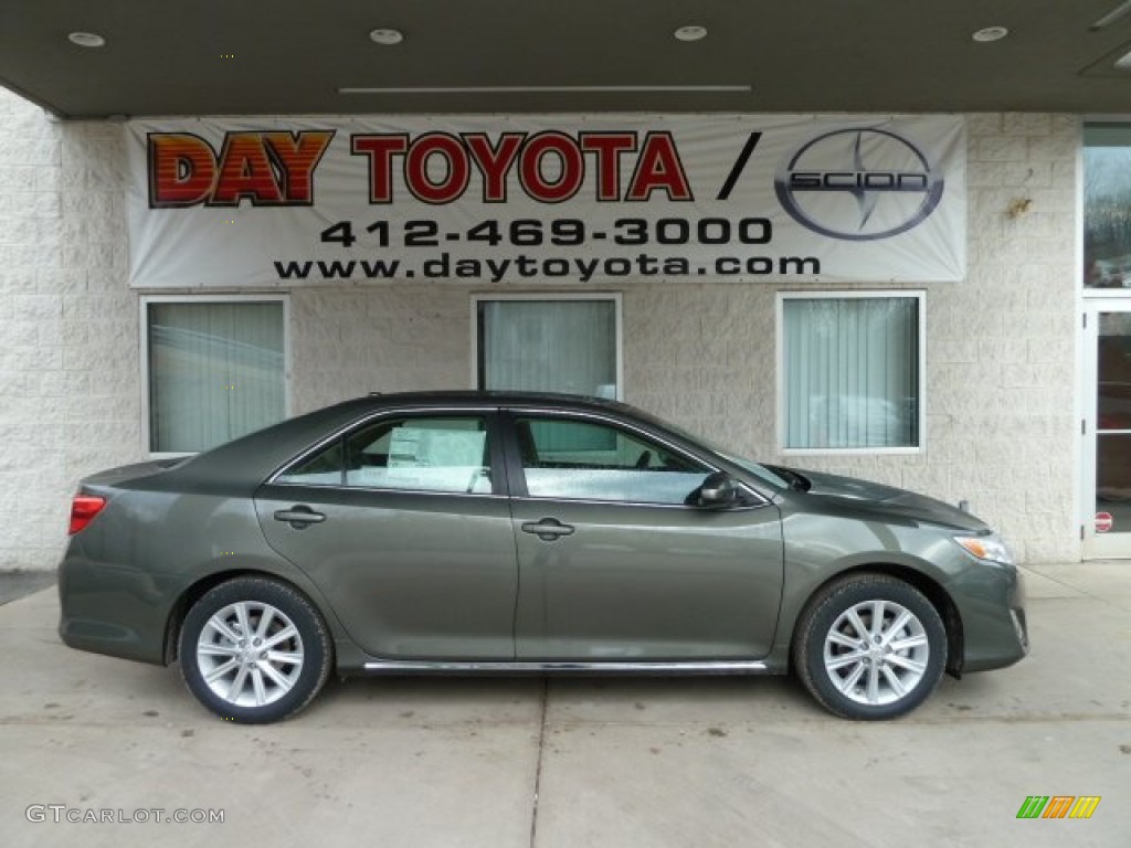 2012 Camry XLE V6 - Cypress Green Pearl / Ivory photo #1