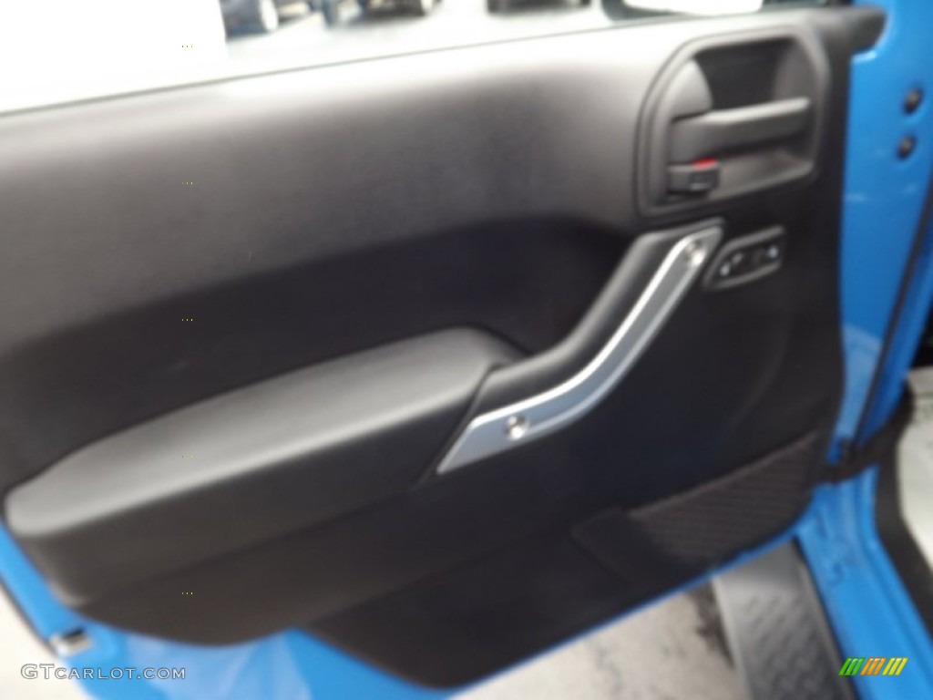 2012 Wrangler Unlimited Sahara 4x4 - Cosmos Blue / Black photo #12