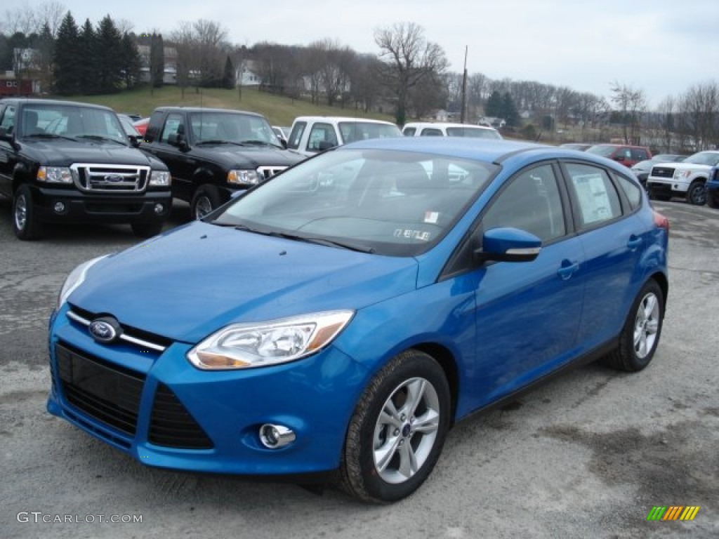 2012 Focus SE Sport 5-Door - Blue Candy Metallic / Two-Tone Sport photo #4