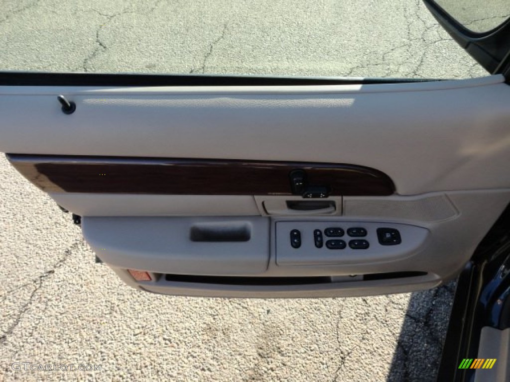 2003 Grand Marquis GS - Aspen Green Metallic / Light Flint photo #13