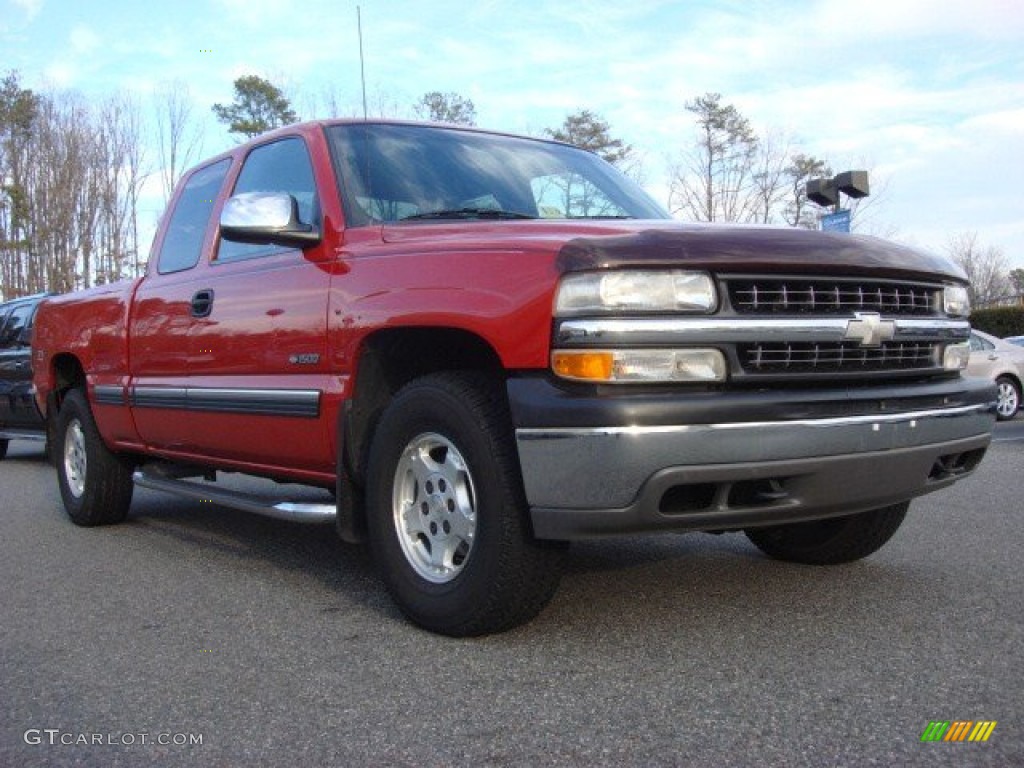 2002 Silverado 1500 LS Extended Cab 4x4 - Victory Red / Graphite Gray photo #1