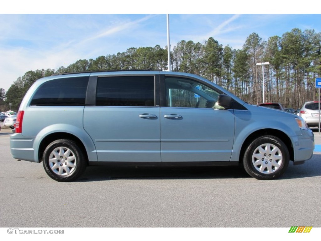 2010 Town & Country LX - Clearwater Blue Pearl / Medium Pebble Beige/Cream photo #6