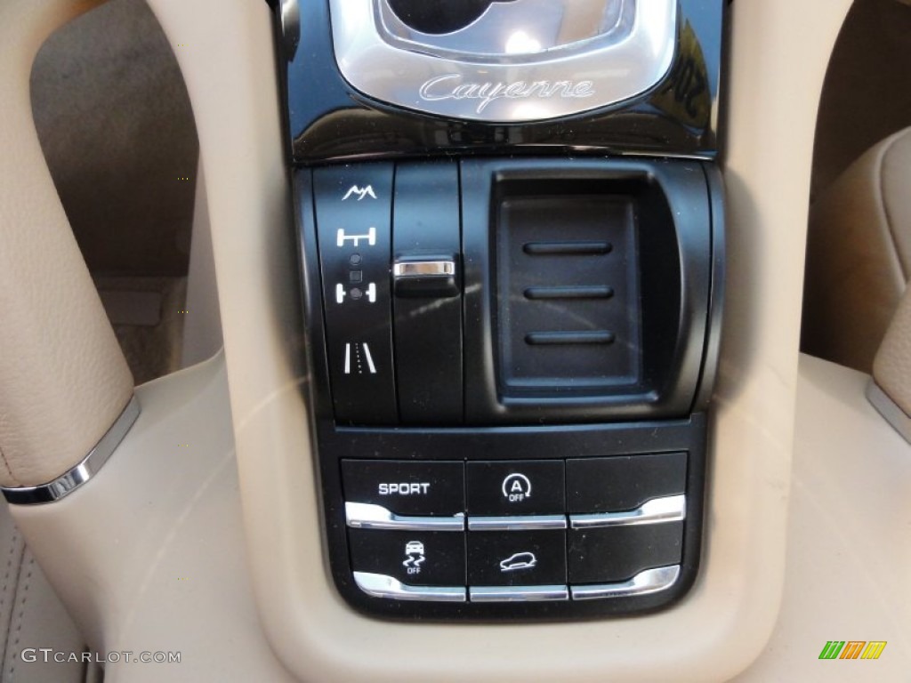 2012 Cayenne  - Jet Green Metallic / Luxor Beige photo #40