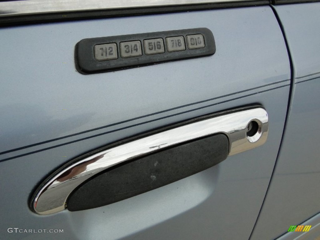 1998 Crown Victoria LX Sedan - Light Denim Blue Metallic / Light Graphite photo #11