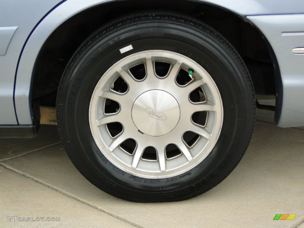 1998 Ford Crown Victoria LX Sedan Wheel Photo #60741437