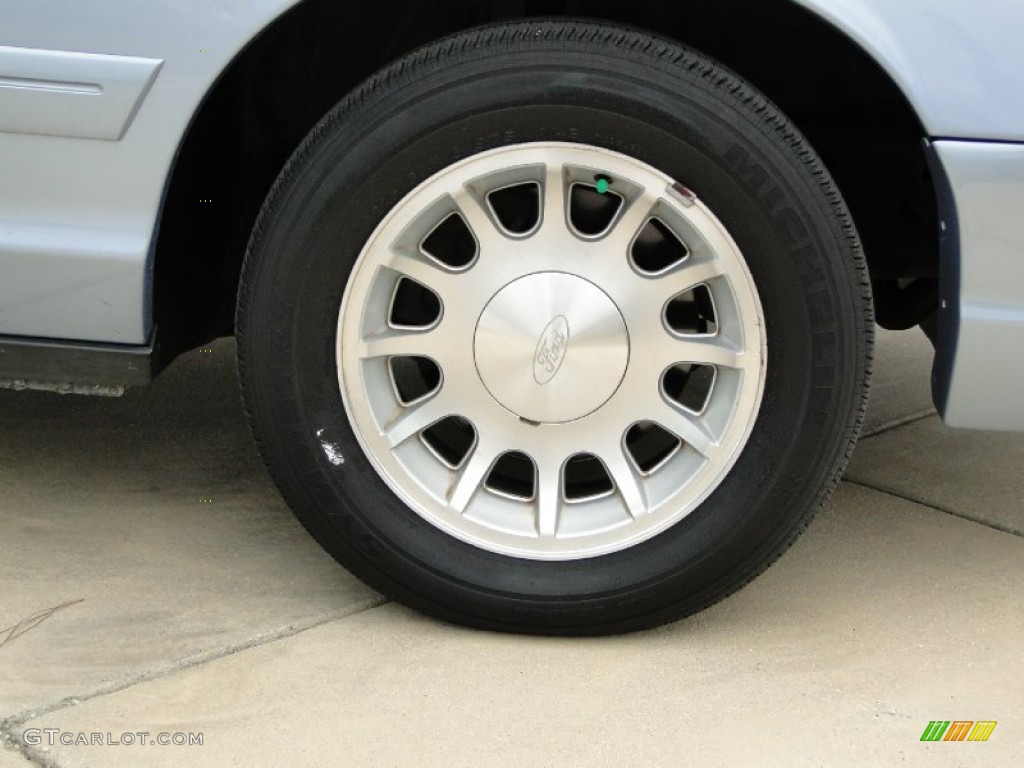 1998 Ford Crown Victoria LX Sedan Wheel Photo #60741455