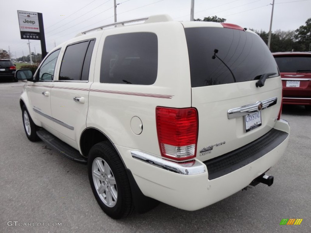 2007 Aspen Limited HEMI - Cool Vanilla White / Dark Slate Gray/Light Slate Gray photo #3