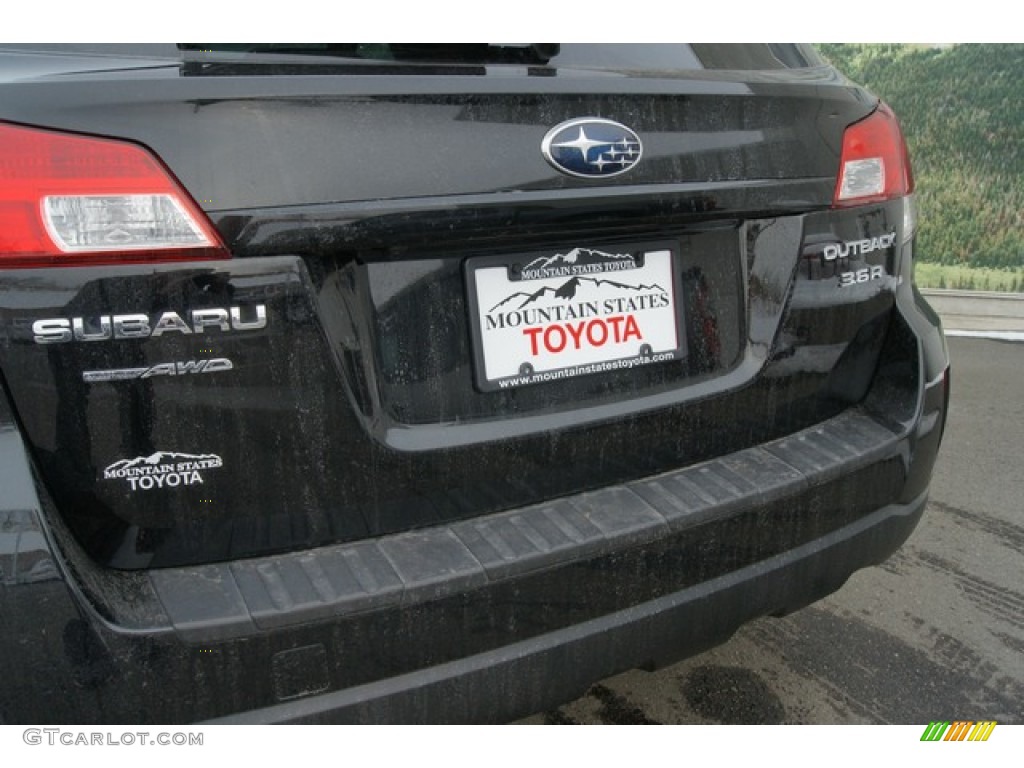 2011 Outback 3.6R Limited Wagon - Crystal Black Silica / Warm Ivory photo #23