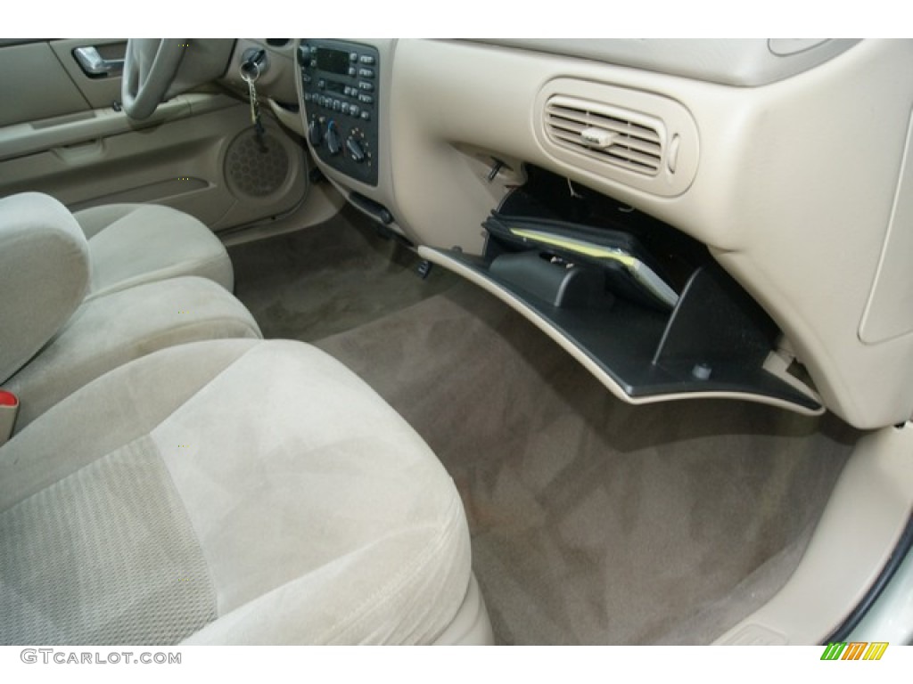 2003 Taurus SE - Gold Ash Metallic / Medium Parchment photo #11