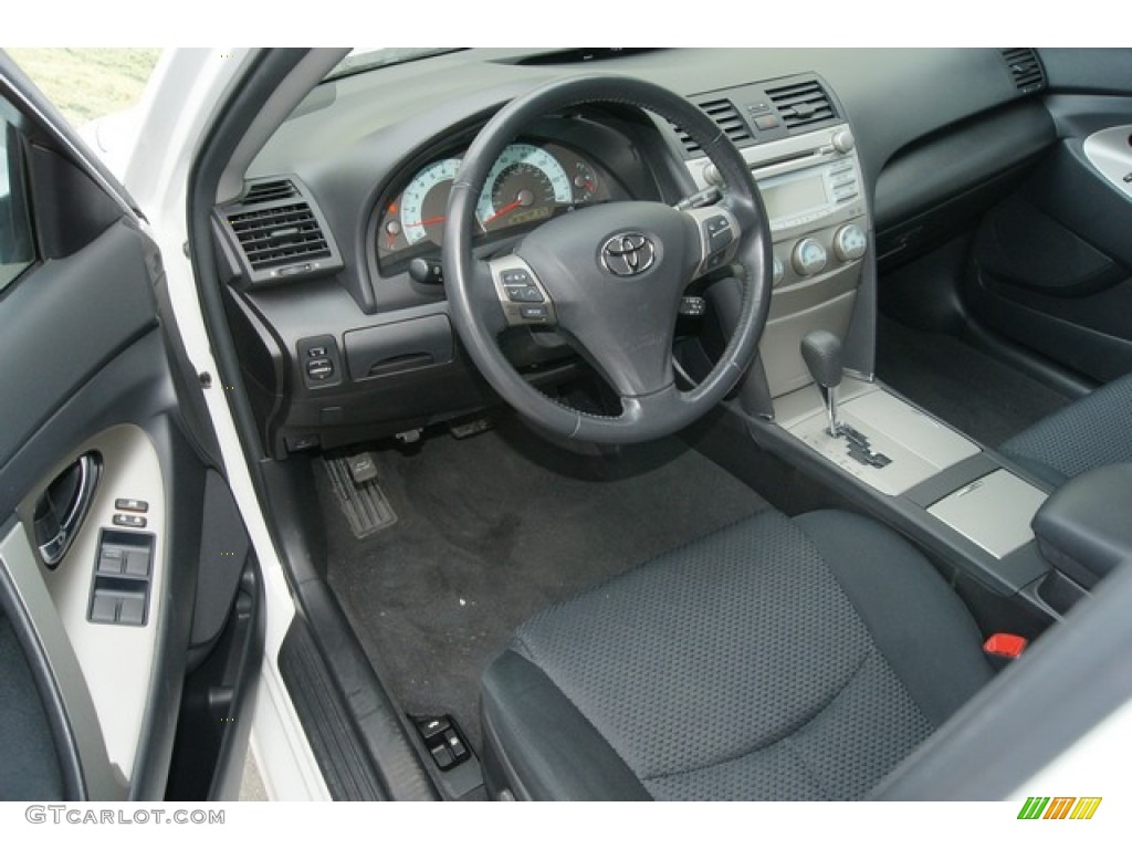 2008 Camry SE - Super White / Dark Charcoal photo #4